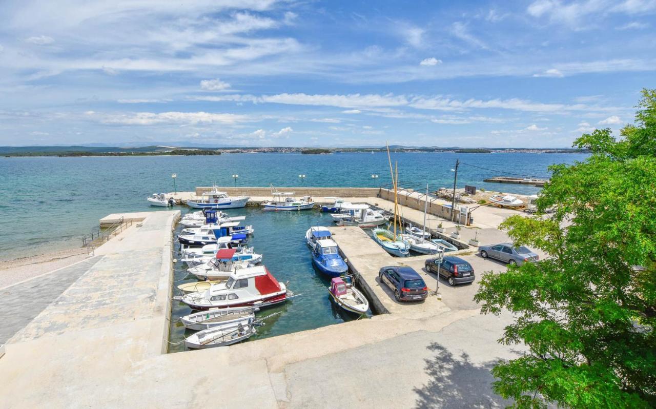 Apartment L And S On The Beach Ugrinici Exterior photo